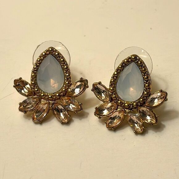 Light blue and blush pink fashion stud earrings with teardrop shape stone - Picture 1 of 4